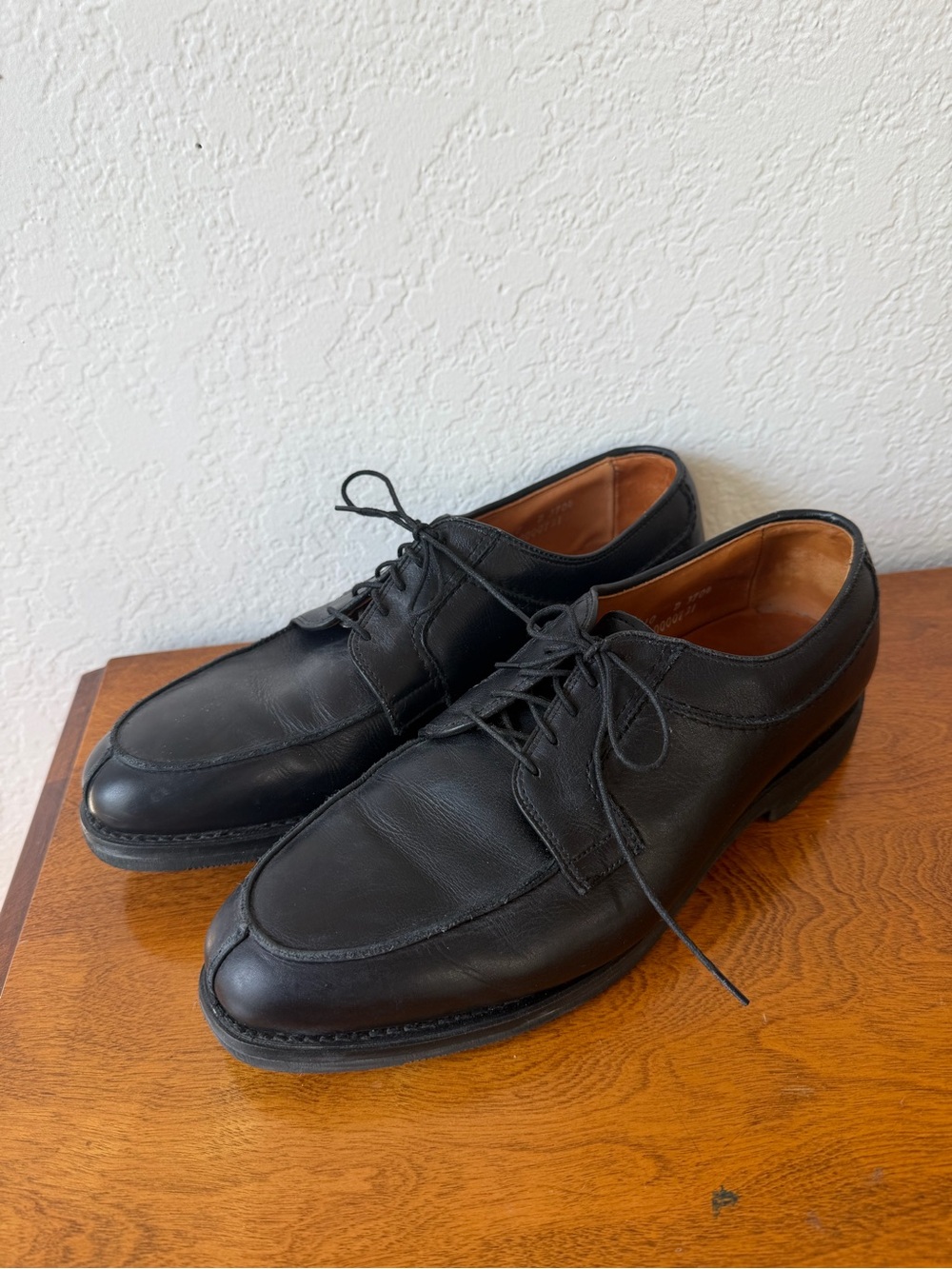 Allen Edmonds Black Leather Lace-Up Derby Shoes